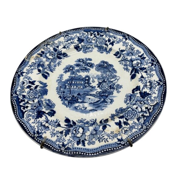 Vintage tonquin royal staffardshire Clarice Cliff plate Blue White Floral READ - Picture 1 of 9
